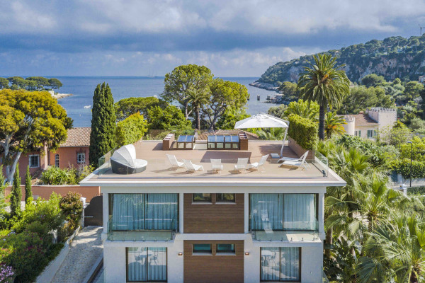 villa in Saint-Jean-Cap-Ferrat : Rent amazing private domaine comprised of three villas with swimming pool in Saint Jean Cap Ferrat - Photo 8