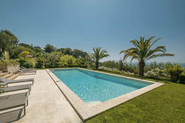 villa in Cannes : Beautiful Provencal bastide boasting fantastic panoramic sea views - Photo 80