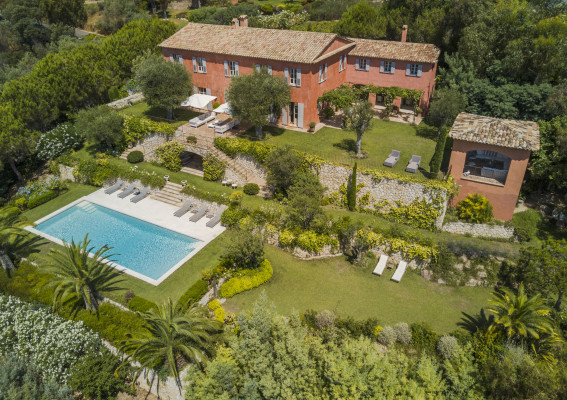 villa in Cannes : Beautiful Provencal bastide boasting fantastic panoramic sea views - Photo 56
