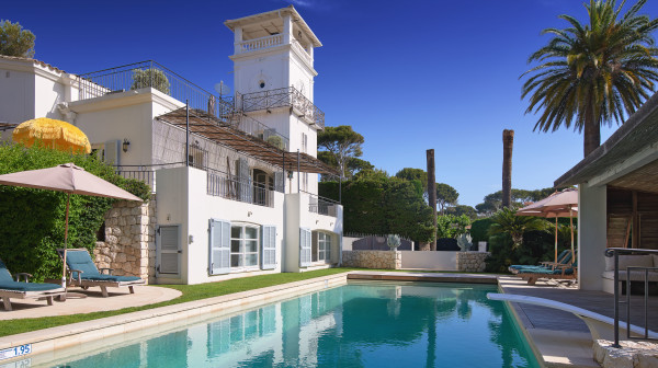 villa in Cap d'Antibes : Rent superb 5 bedroom villa close to the famous Plage de la Garoupe in Cap d'Antibes - Photo 25