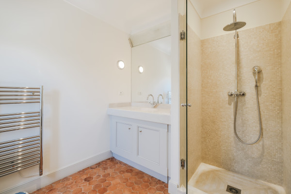 villa in Cannes : Beautiful Provencal bastide boasting fantastic panoramic sea views - Photo 16