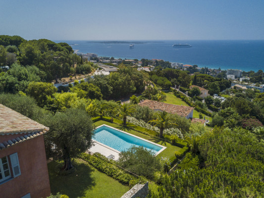 villa in Cannes : Beautiful Provencal bastide boasting fantastic panoramic sea views - Photo 66