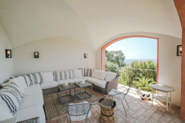 villa in Cannes : Beautiful Provencal bastide boasting fantastic panoramic sea views - Photo 30