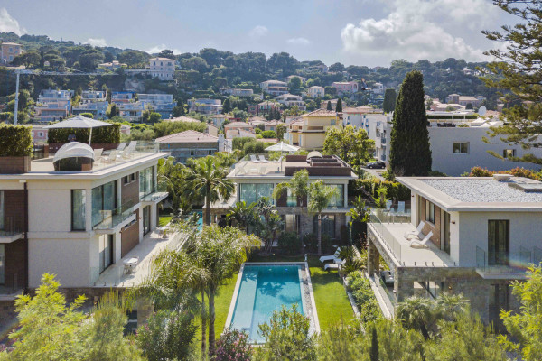 villa in Saint-Jean-Cap-Ferrat : Rent amazing private domaine comprised of three villas with swimming pool in Saint Jean Cap Ferrat - Photo 9