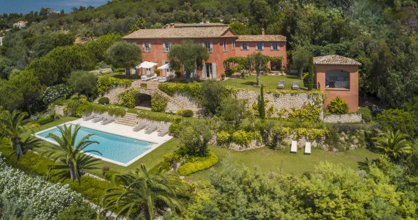 villa in Cannes : Beautiful Provencal bastide boasting fantastic panoramic sea views - Photo 67
