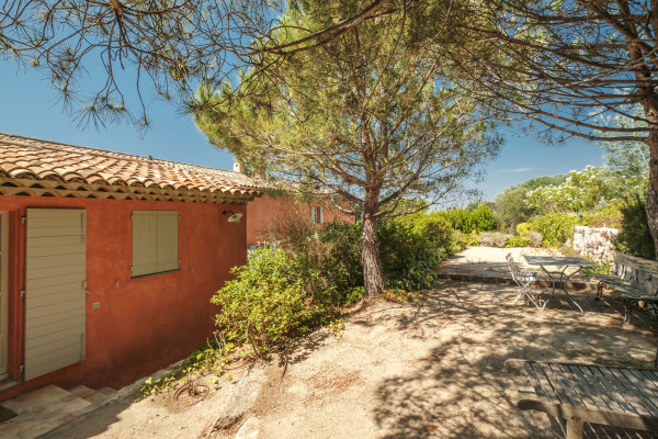 villa in Cannes : Beautiful Provencal bastide boasting fantastic panoramic sea views - Photo 46
