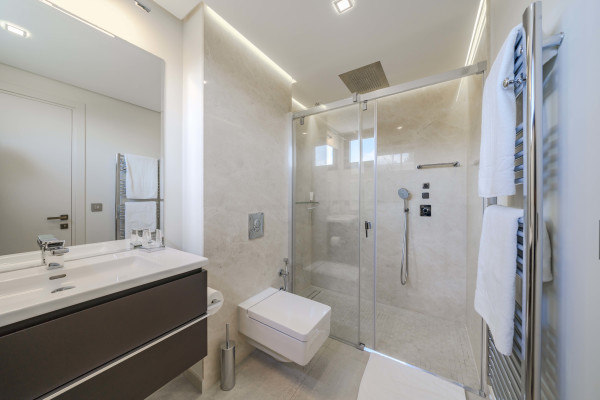 villa in Saint-Jean-Cap-Ferrat : Rent amazing private domaine comprised of three villas with swimming pool in Saint Jean Cap Ferrat - Photo 45