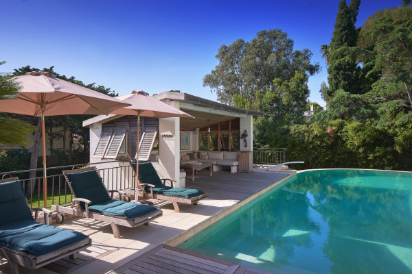 villa in Cap d'Antibes : Rent superb 5 bedroom villa close to the famous Plage de la Garoupe in Cap d'Antibes - Photo 27