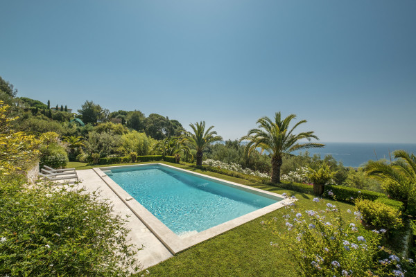 villa in Cannes : Beautiful Provencal bastide boasting fantastic panoramic sea views - Photo 81