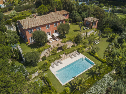 villa in Cannes : Beautiful Provencal bastide boasting fantastic panoramic sea views - Photo 58