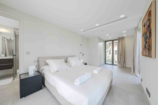 villa in Saint-Jean-Cap-Ferrat : Rent amazing private domaine comprised of three villas with swimming pool in Saint Jean Cap Ferrat - Photo 15