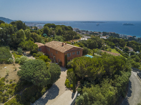 villa in Cannes : Beautiful Provencal bastide boasting fantastic panoramic sea views - Photo 60