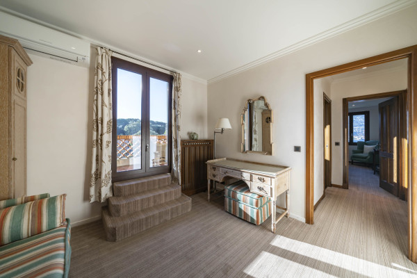 villa in Saint-Jean-Cap-Ferrat : Rent fantastic 6 bedroom waterfront villa  in Saint Jean Cap Ferrat - Photo 23