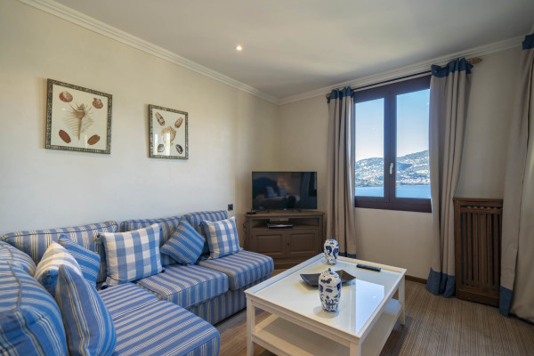 villa in Saint-Jean-Cap-Ferrat : Rent fantastic 6 bedroom waterfront villa  in Saint Jean Cap Ferrat - Photo 14