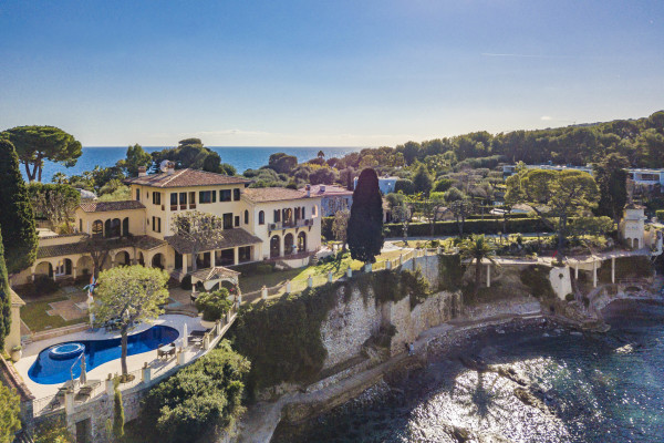 villa in Saint-Jean-Cap-Ferrat : Rent fantastic 6 bedroom waterfront villa  in Saint Jean Cap Ferrat - Photo 8