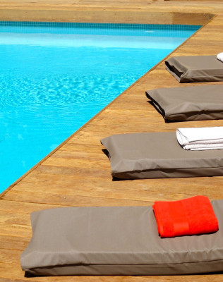 villa in Cap d'Antibes : Rent gorgeous villa on the Cap d'Antibes, close to the beaches with 6 bedrooms, wonderful gardens and swimming pool - Photo 22