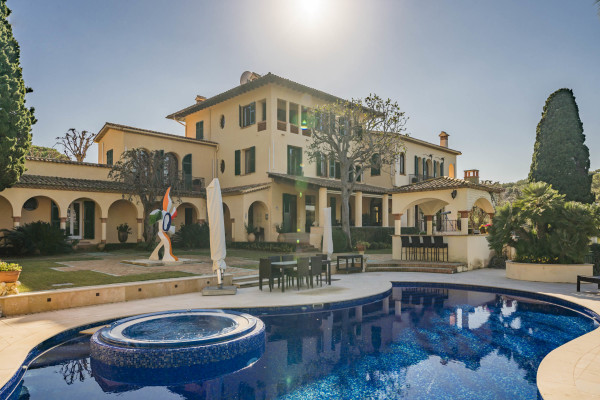 villa in Saint-Jean-Cap-Ferrat : Rent fantastic 6 bedroom waterfront villa  in Saint Jean Cap Ferrat - Photo 97