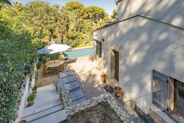 villa in Cap d'Antibes : Rent this charming Villa close to the Garoupe Beach on Cap d Antibes - Photo 42