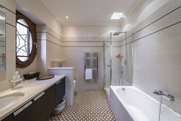 villa in Saint-Jean-Cap-Ferrat : Rent fantastic 6 bedroom waterfront villa  in Saint Jean Cap Ferrat - Photo 26