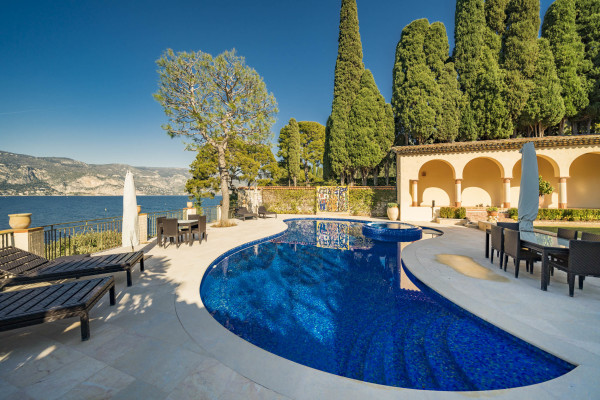 villa in Saint-Jean-Cap-Ferrat : Rent fantastic 6 bedroom waterfront villa  in Saint Jean Cap Ferrat - Photo 95