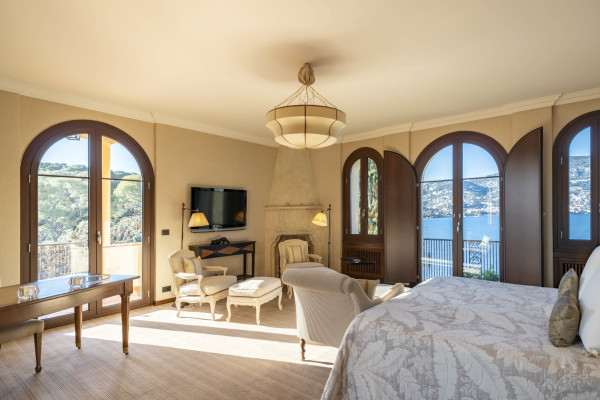 villa in Saint-Jean-Cap-Ferrat : Rent fantastic 6 bedroom waterfront villa  in Saint Jean Cap Ferrat - Photo 38