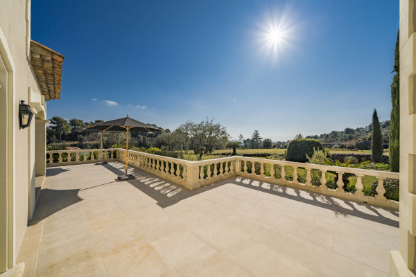 villa in La Colle-sur-Loup : Rent Incredible 7 bedroom domaine in Saint-Paul-de-Vence with 3.8 hectares of land with pool, tennis court and sea views - Photo 30