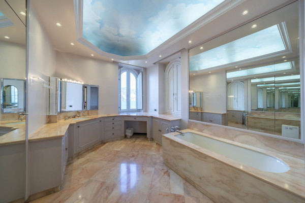 villa in Saint-Jean-Cap-Ferrat : Rent fantastic 6 bedroom waterfront villa  in Saint Jean Cap Ferrat - Photo 33