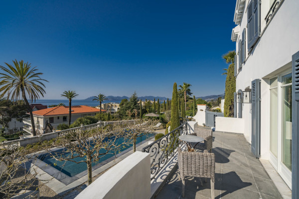 villa in Cannes : Rent Estee Lauders former villa, 6 bedrooms located in the centre of Cannes only a short walk to the beach - Photo 80