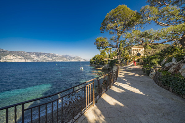 villa in Saint-Jean-Cap-Ferrat : Rent fantastic 6 bedroom waterfront villa  in Saint Jean Cap Ferrat - Photo 84