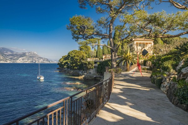 villa in Saint-Jean-Cap-Ferrat : Rent fantastic 6 bedroom waterfront villa  in Saint Jean Cap Ferrat - Photo 85