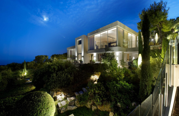 villa in Saint-Jean-Cap-Ferrat : Rent fantastic modern villa with sea view on the exclusive  Cap Ferrat - Photo 16
