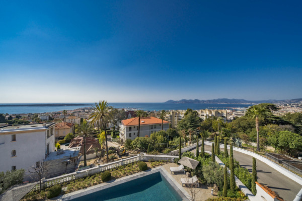 villa in Cannes : Rent Estee Lauders former villa, 6 bedrooms located in the centre of Cannes only a short walk to the beach - Photo 5