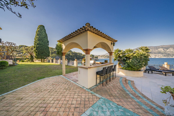 villa in Saint-Jean-Cap-Ferrat : Rent fantastic 6 bedroom waterfront villa  in Saint Jean Cap Ferrat - Photo 89
