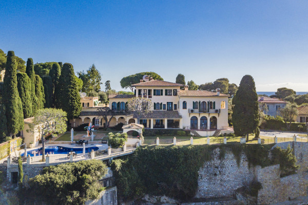 villa in Saint-Jean-Cap-Ferrat : Rent fantastic 6 bedroom waterfront villa  in Saint Jean Cap Ferrat - Photo 3