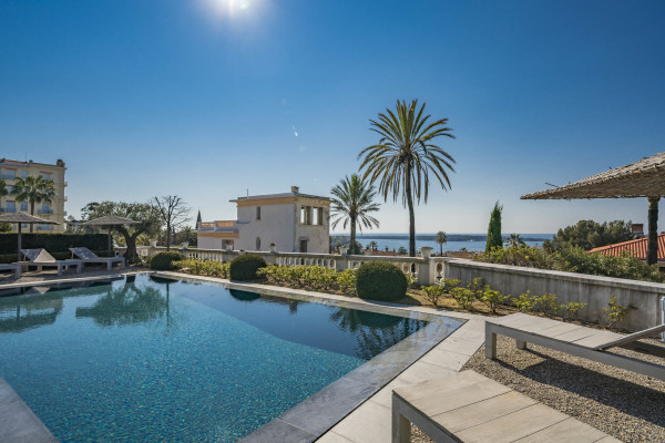 villa in Cannes : Rent Estee Lauders former villa, 6 bedrooms located in the centre of Cannes only a short walk to the beach - Photo 13