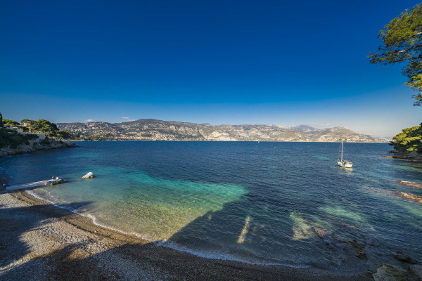 villa in Saint-Jean-Cap-Ferrat : Rent fantastic 6 bedroom waterfront villa  in Saint Jean Cap Ferrat - Photo 83