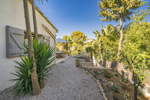villa in Cap d'Antibes : Rent this charming Villa close to the Garoupe Beach on Cap d Antibes - Photo 39