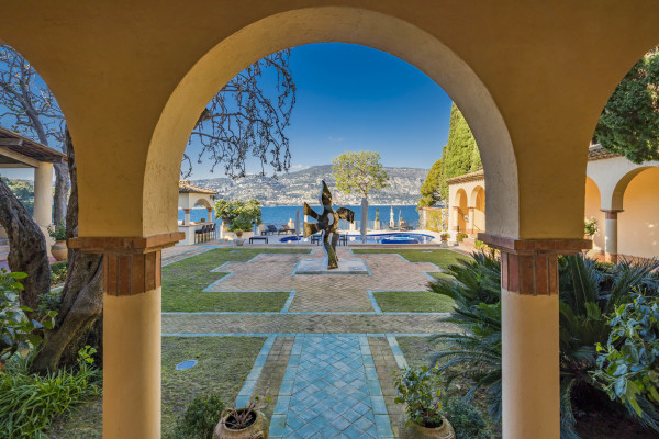 villa in Saint-Jean-Cap-Ferrat : Rent fantastic 6 bedroom waterfront villa  in Saint Jean Cap Ferrat - Photo 79