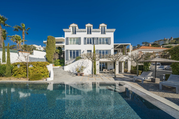 villa in Cannes : Rent Estee Lauders former villa, 6 bedrooms located in the centre of Cannes only a short walk to the beach - Photo 1