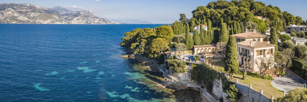 villa in Saint-Jean-Cap-Ferrat : Rent fantastic 6 bedroom waterfront villa  in Saint Jean Cap Ferrat - Photo 0