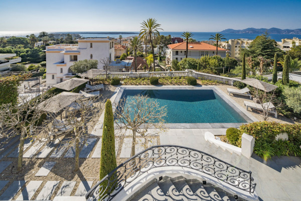 villa in Cannes : Rent Estee Lauders former villa, 6 bedrooms located in the centre of Cannes only a short walk to the beach - Photo 76
