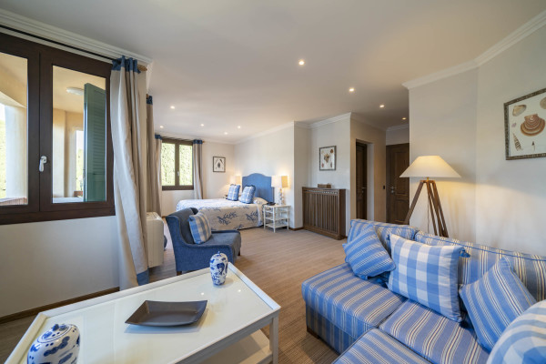 villa in Saint-Jean-Cap-Ferrat : Rent fantastic 6 bedroom waterfront villa  in Saint Jean Cap Ferrat - Photo 13