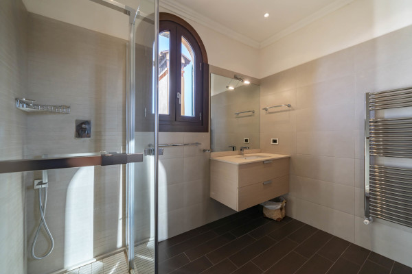 villa in Saint-Jean-Cap-Ferrat : Rent fantastic 6 bedroom waterfront villa  in Saint Jean Cap Ferrat - Photo 22