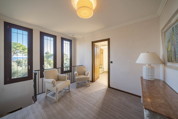villa in Saint-Jean-Cap-Ferrat : Rent fantastic 6 bedroom waterfront villa  in Saint Jean Cap Ferrat - Photo 24