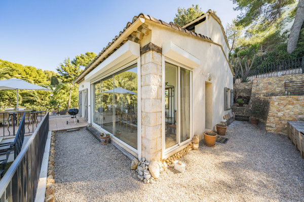 villa in Cap d'Antibes : Rent this charming Villa close to the Garoupe Beach on Cap d Antibes - Photo 34