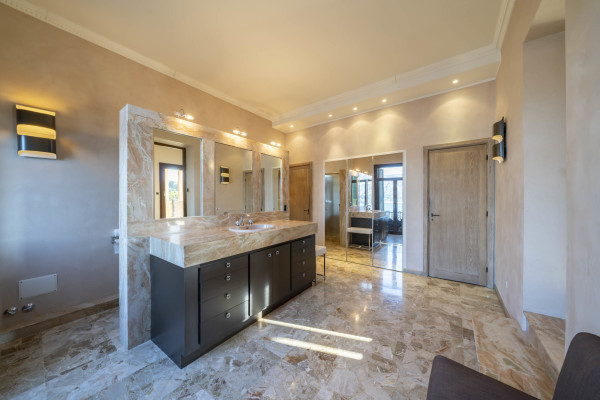 villa in Saint-Jean-Cap-Ferrat : Rent fantastic 6 bedroom waterfront villa  in Saint Jean Cap Ferrat - Photo 31
