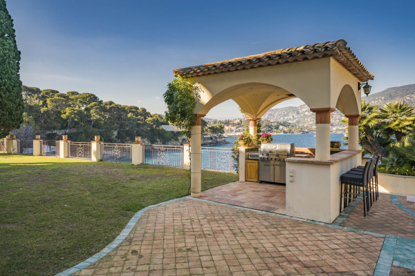 villa in Saint-Jean-Cap-Ferrat : Rent fantastic 6 bedroom waterfront villa  in Saint Jean Cap Ferrat - Photo 92