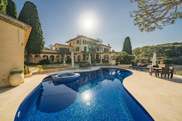 villa in Saint-Jean-Cap-Ferrat : Rent fantastic 6 bedroom waterfront villa  in Saint Jean Cap Ferrat - Photo 98