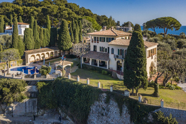 villa in Saint-Jean-Cap-Ferrat : Rent fantastic 6 bedroom waterfront villa  in Saint Jean Cap Ferrat - Photo 7