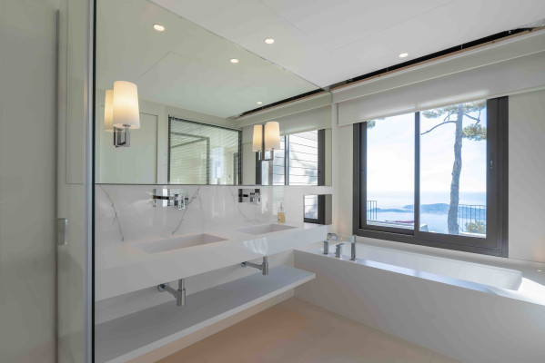 villa in Èze : Rent stunning newly built villa in Eze which offers an exceptional Seaview of the French Riviera - Photo 26
